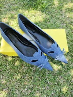 Marc Jacobs Denim-Textured Pointed Bow Flats in Blue